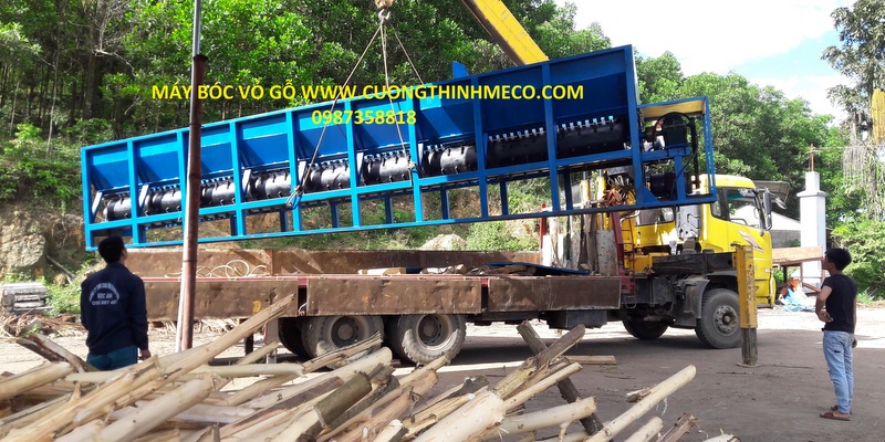 Máy bóc vỏ gỗ